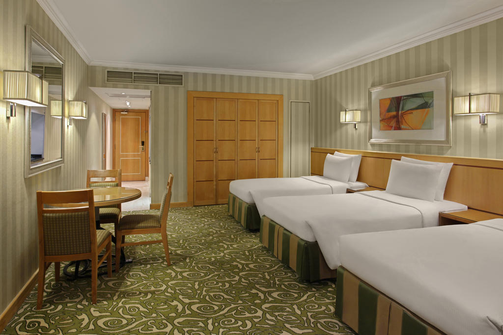Deluxe Room Partial Haram View Three Twin Beds